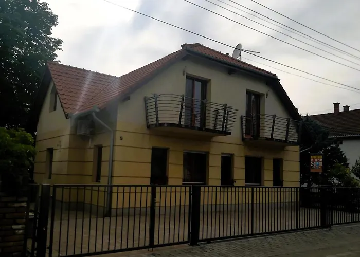 Frank Apartmanhaz