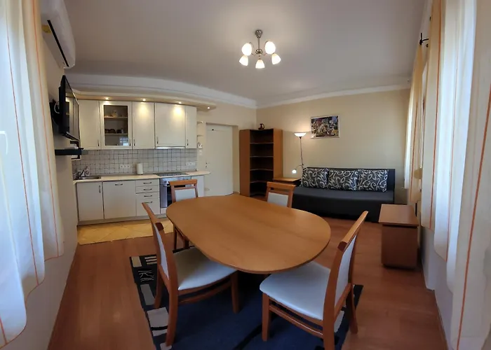 Frank Apartmanhaz