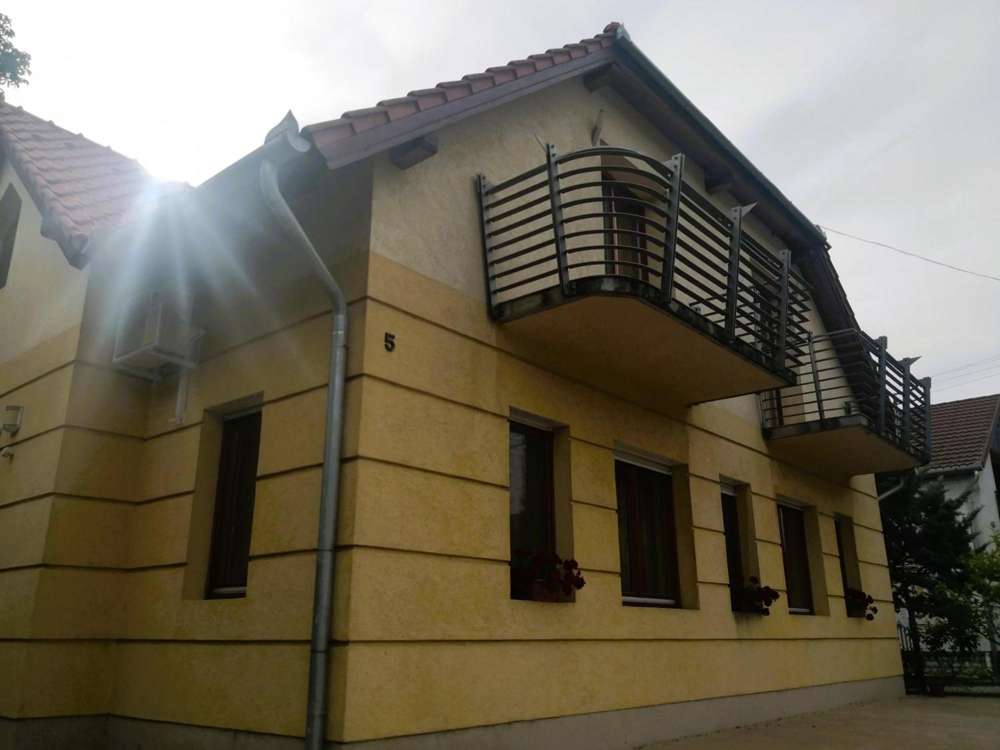 Frank Apartmanhaz Апартаменти