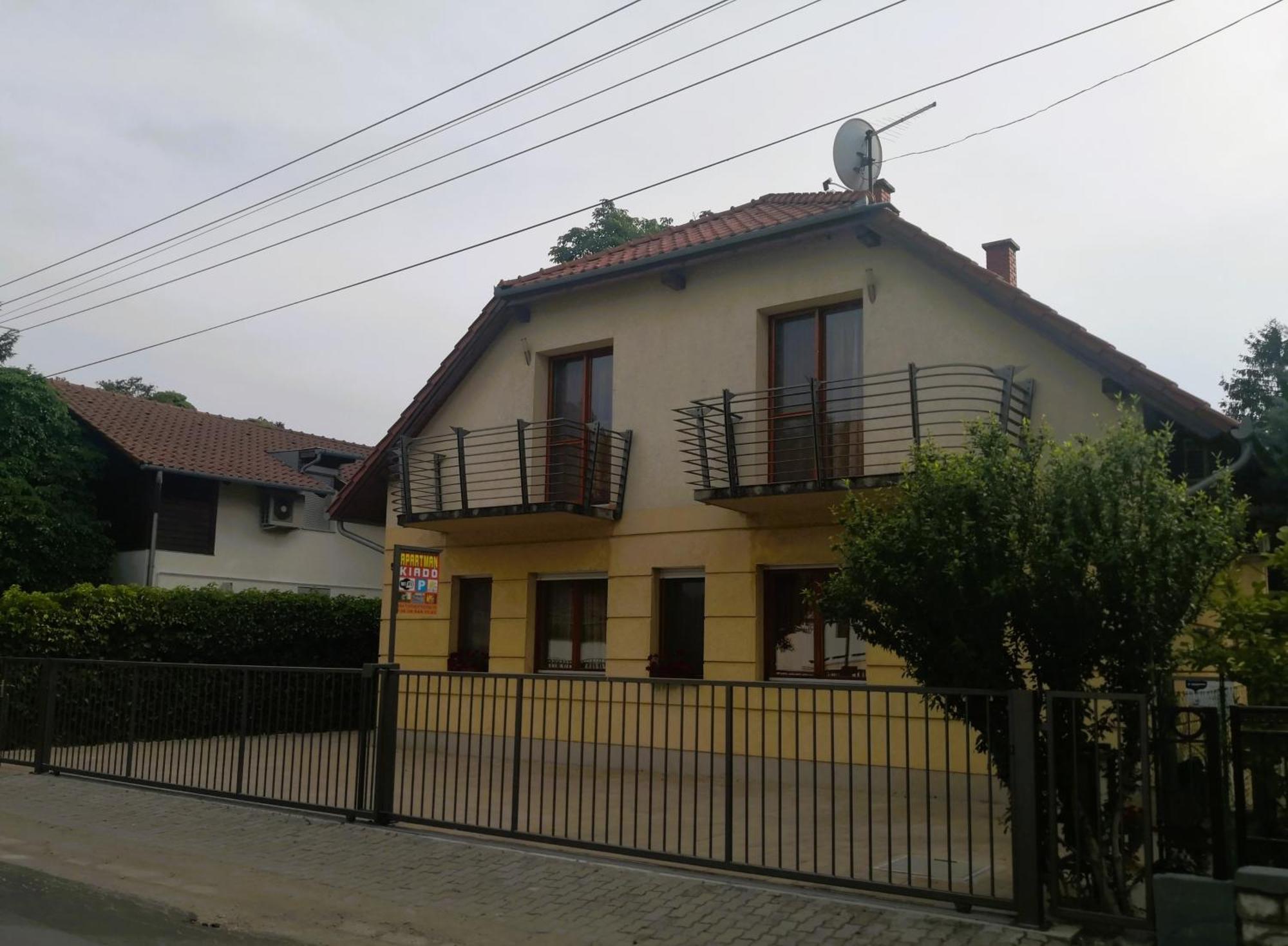 Frank Apartmanhaz Балатонбоглар
