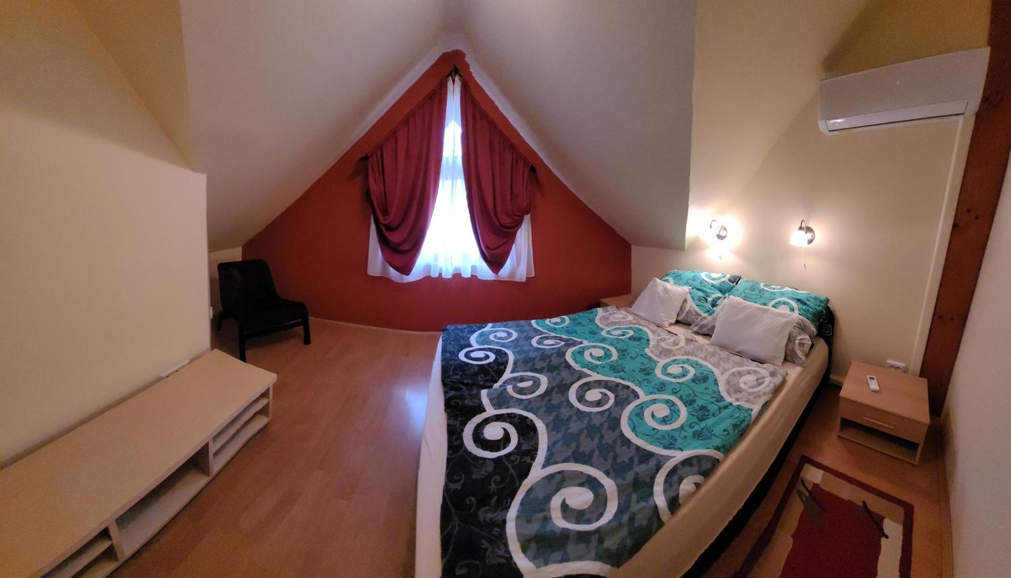 Frank Apartmanhaz *